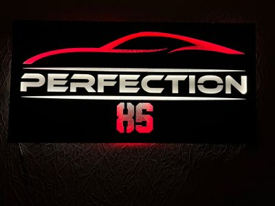 Logo izstrāde ar LED neona lentām