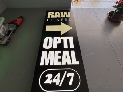 Personalizētas NEONA zīmes un dekori